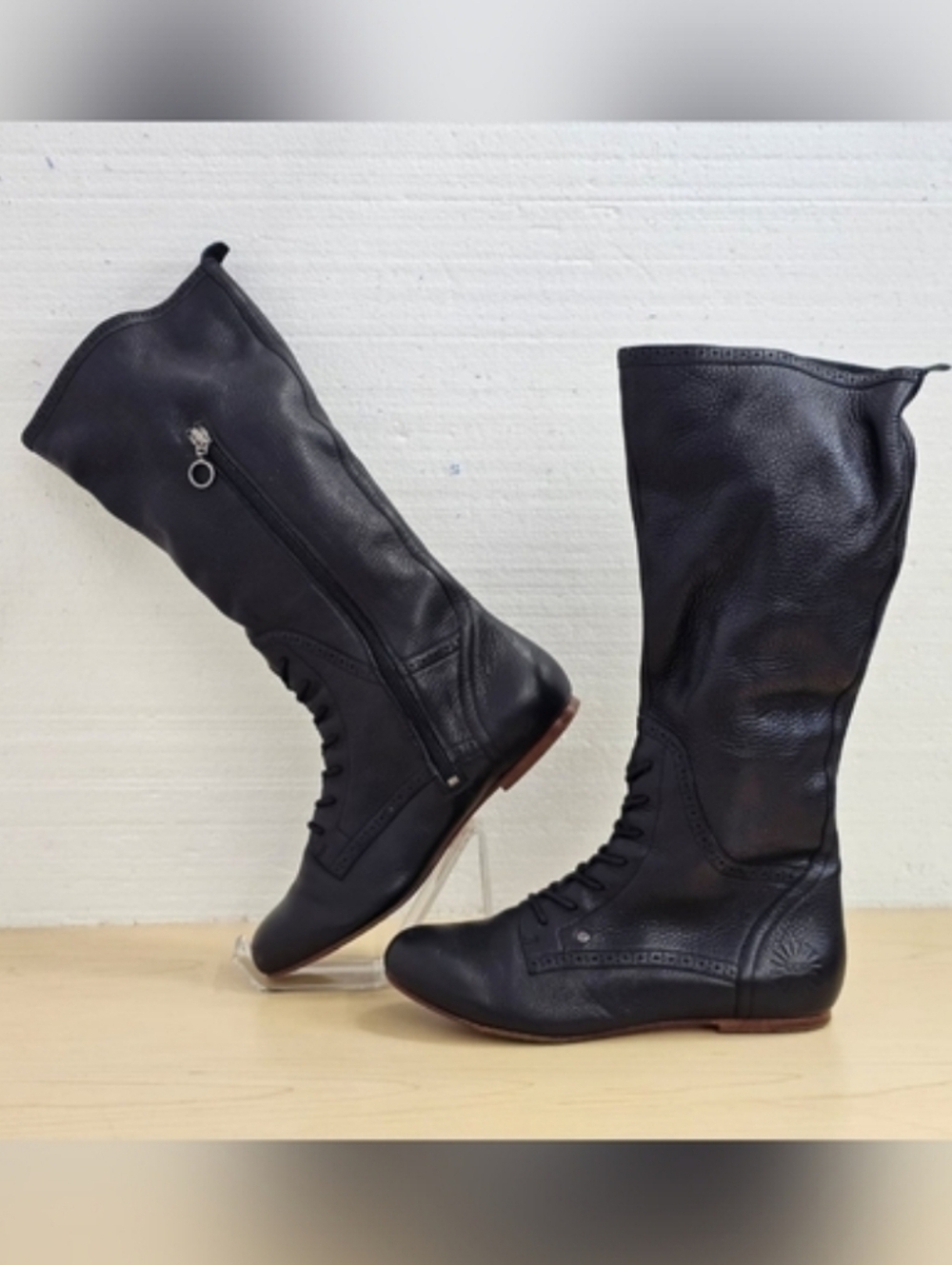 VTG UGG Women's Black Leather Flat Lace Up Knee High Side Zip Boots, Sz 6